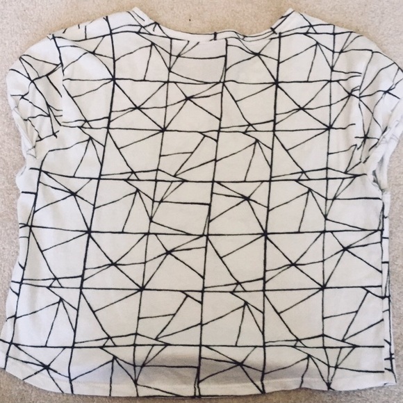 GONE SUNDAY Me to We Geo Print Crop Top - Picture 3 of 4